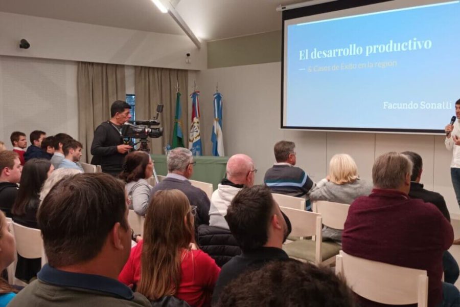 Facundo Sonatti abrió el ciclo de charlas de la 116° edición de la Expo Rural de Rafaela y la Región