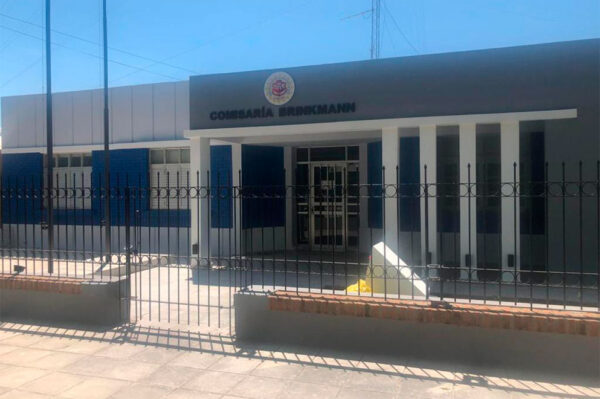 Brinkmann 🚨 Aprehendieron a un joven por amenazar a una mujer