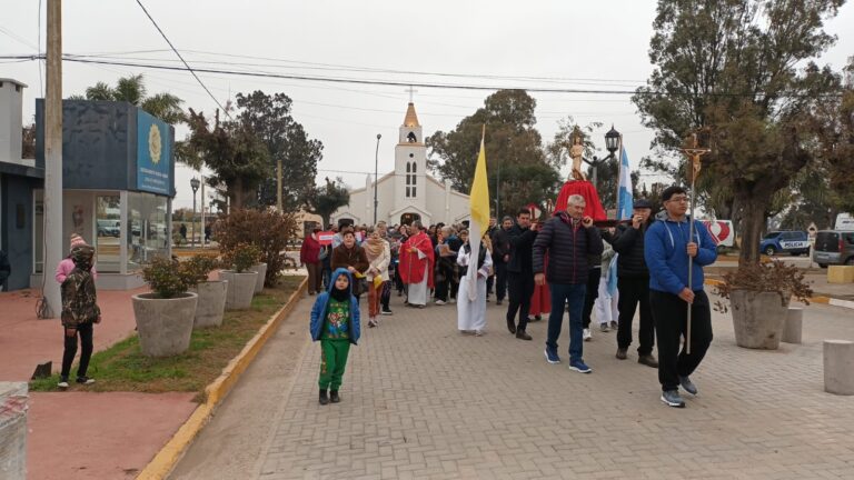 Seeber 🙏 Julio ya recibe a peregrinos y fieles movilizados por San Pantaleón