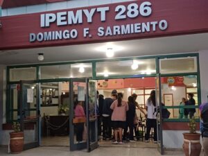 Morteros: personal y del 286 concretaron chequeo de mochilas en el ingreso