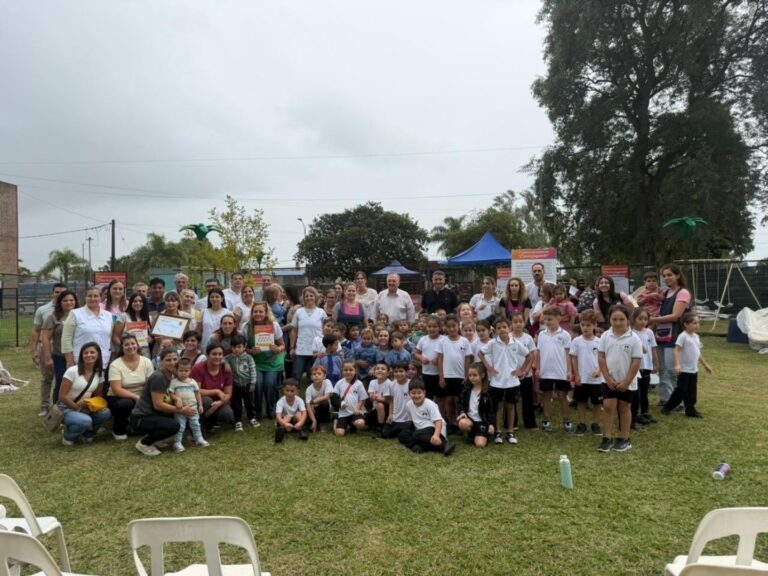 Hersilia 👉Entrega del programa “Crecer Jugando”