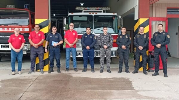 Morteros 🚒Autoridades policiales visitaron el cuartel de Bomberos Voluntarios
