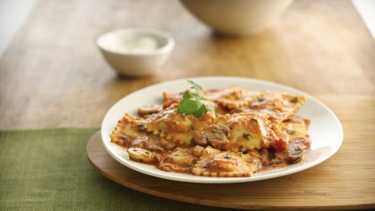 Maunier: preparativos finales para la raviolada de la escuela José de San Martín