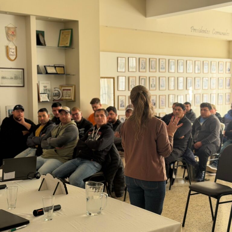 Exitosa capacitación para operadores fitosanitarios en la previa de la FIESTA PROVINCIAL DEL SORGO