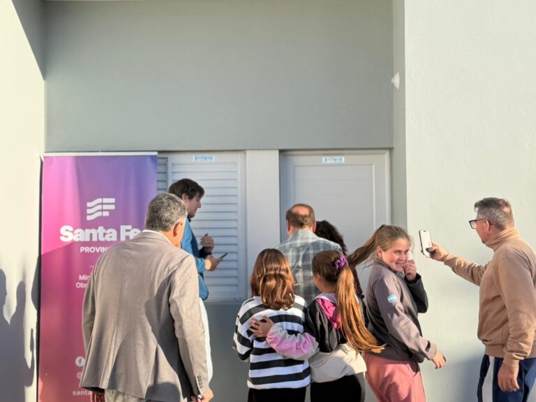Suardi 👉Se realizó la entrega de dos viviendas con lote propio