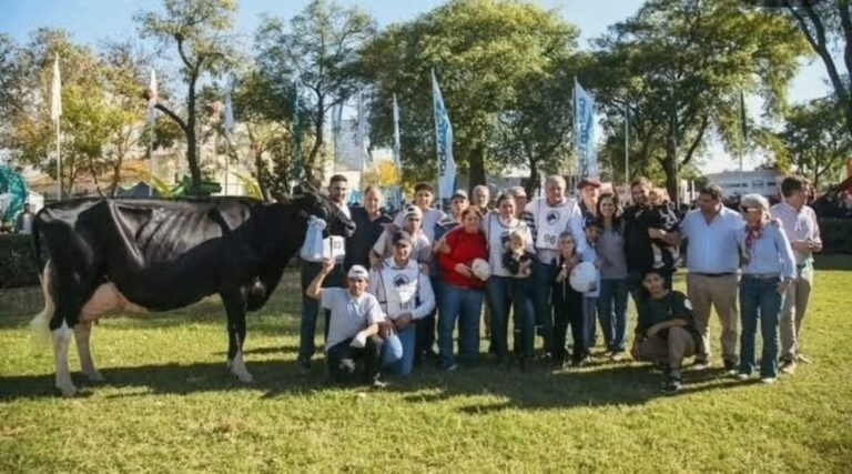 “Productores morterenses  muestran supremacía con su genética lechera”