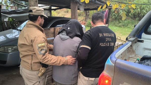 Robo al bar de Maunier: los tres detenidos son trasladados a San Francisco