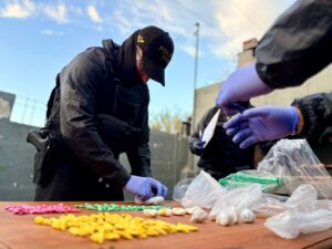 Megaoperativos: FPA realizó 11 allanamientos, secuestró16 kilos de drogas en Córdoba, La Calera y Villa Allende y detuvo a 16 personas