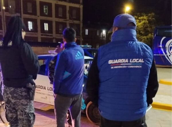 Resguardan elementos que eran ofrecidos por un masculino de forma sospechosa