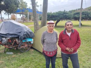 Viajeros por necesidad: residían en Merlo, viajan en bici y tienen Brasil como destino