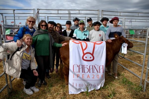 Agroactiva 🏆Una escuela agrotécnica cordobesa fue distinguida por sus ejemplares bovinos y ovinos