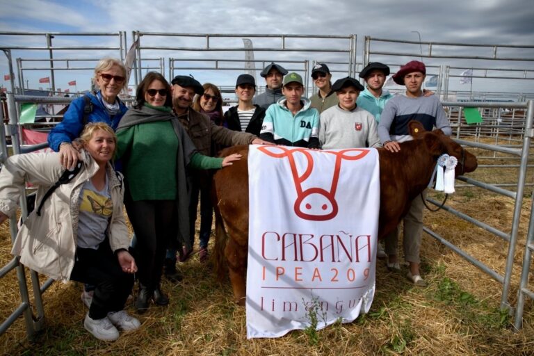 Agroactiva 🏆Una escuela agrotécnica cordobesa fue distinguida por sus ejemplares bovinos y ovinos