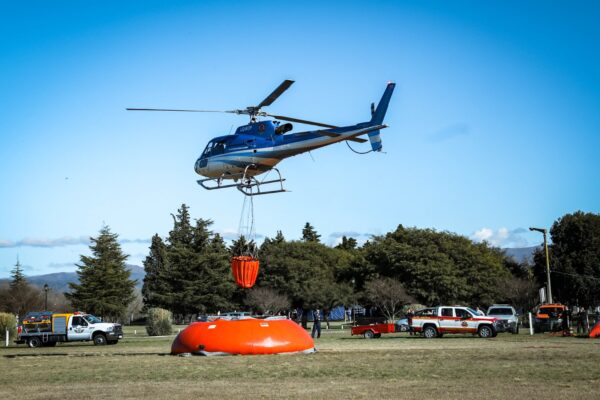 Con nuevas aeronaves, la Provincia capacita a pilotos para el combate de incendios forestales