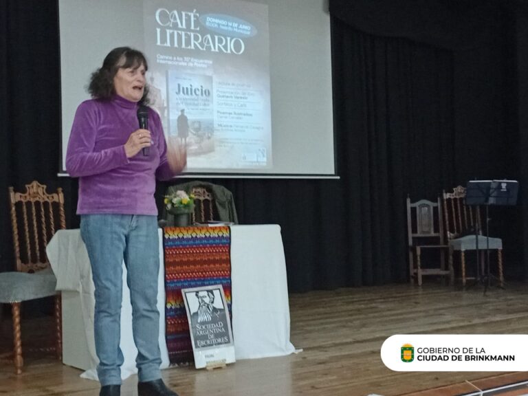 Café Literario y presentación de libro en Brinkmann