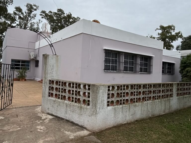 Escuela Sarmiento de Colonia 10 de Julio programa asado con cuero para el viernes