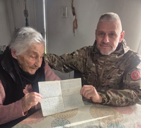 Malvinas: el veterano que intenta recuperar las cartas que les enviara a sus padres durante la guerra