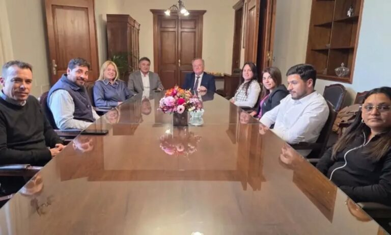 Mandatarios regionales mantuvieron una reunión de trabajo en la presidencia del Senado