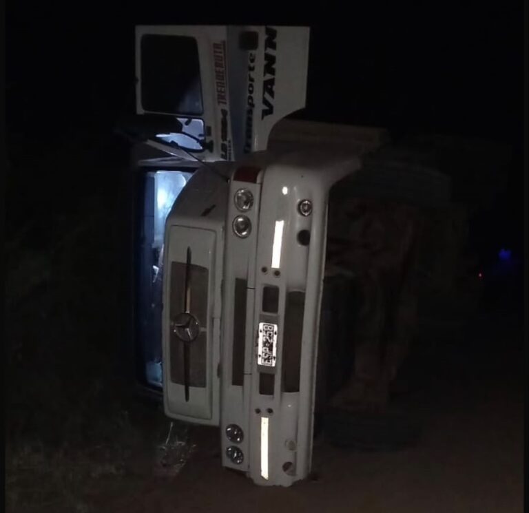 Hersilia: volcó un camión y su conductor sufrió lesiones leves