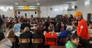 Bomberos receptan donaciones para el Té Chocolate