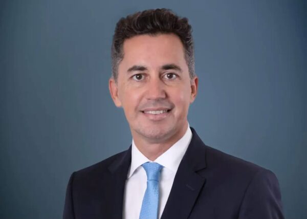 El ministro Manuel Calvo asume la Jefatura de Gabinete