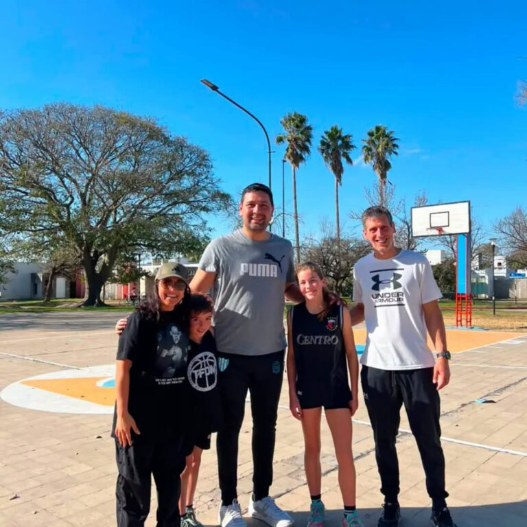 Morteros: Más de 30 jóvenes participaron del Torneo de Triples junto a Leo Gutiérrez