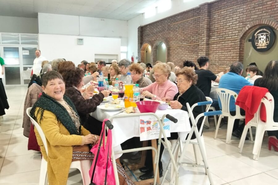 Familia Piemontesa de Morteros en plena Fiesta de la Bagna Cauda