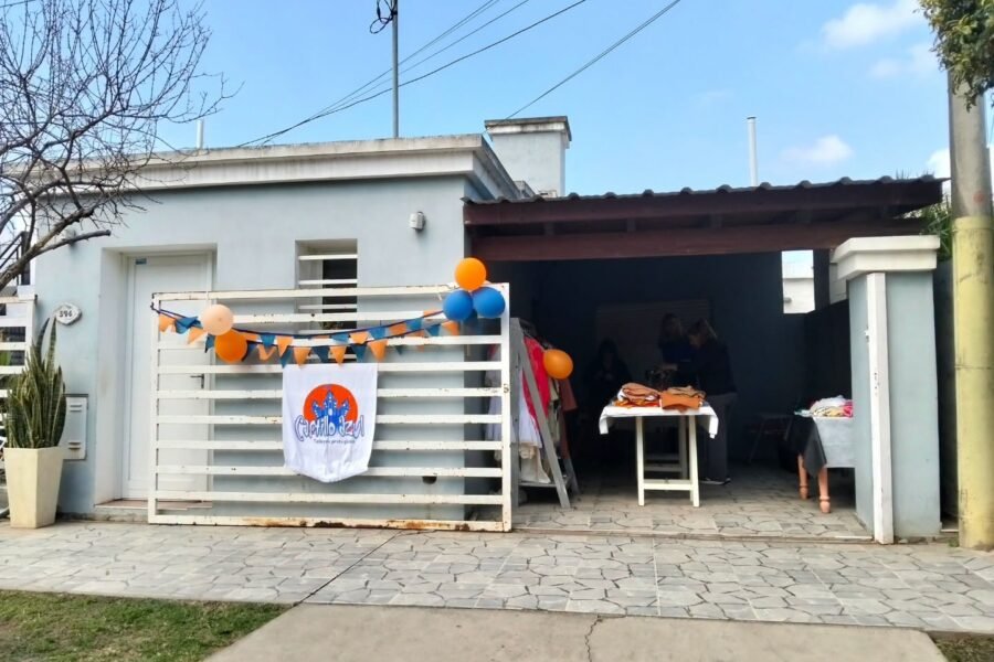 Morteros 💙 Exitosa feria de ropa nueva Castillo Azul