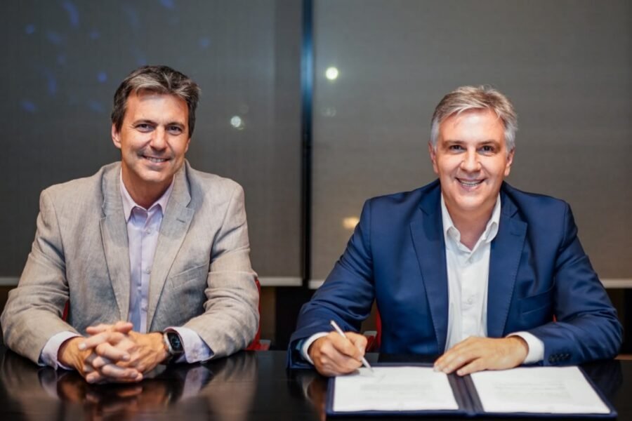 Llaryora envió a la Legislatura el nuevo proyecto de ley para impulsar la inversión industrial y el empleo
