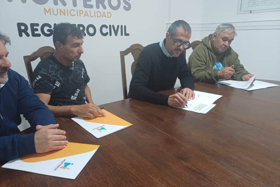 Morteros: Ejecutivo y Municipales firmaron acuerdo por aumento salarial