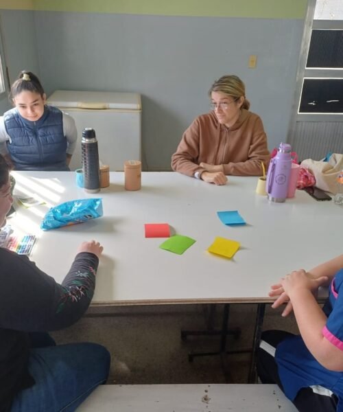 Arrancó la actividad del Centro Integral en la escuela La Rosa Azul
