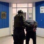 Brinkmann 🚨Tres detenidos en 5 allanamie tos con secuestro de drogas