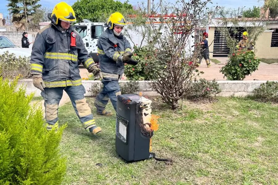 Morteros🚒 Controlaron un incendio de garrafa