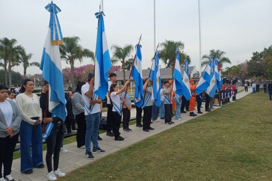 Estudiantes de cuarto año juraron lealtad a la bandera de Córdoba