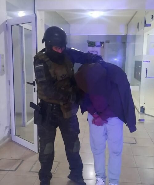 Arroyito 🚨Dos hermanos detenidos tras cuatro allanamientos