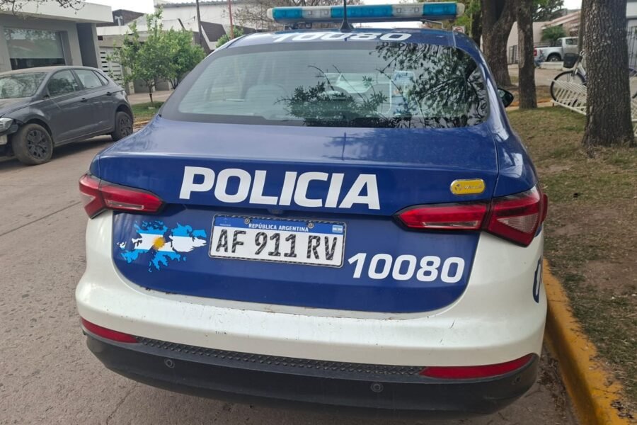 Veteranos de Malvinas realizaron más entregas de calcos a fuerzas policiales